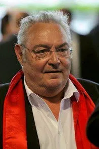 Mathias Gnädinger interpretando a Gregor Sonderegger