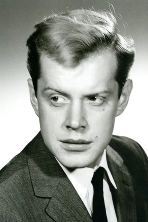 Mathias Henrikson — personaje: Sellén