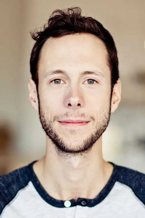 Mathieu Handfield en su biografía y filmografía