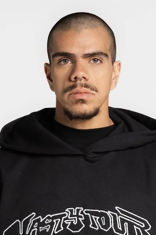 Matías León Moneke interpretando a Dancer