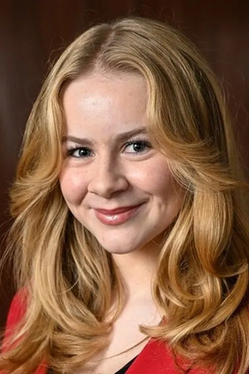 Matilda Gross interpretando a Nelly Rapp