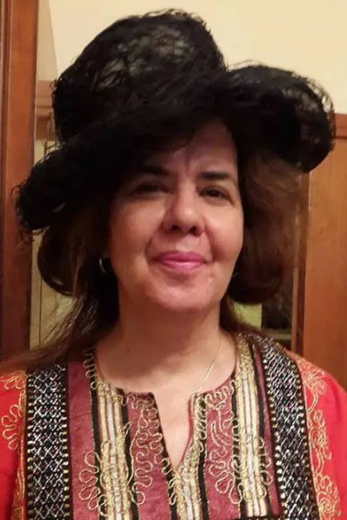 Matilda Makoçi interpretando a Mira