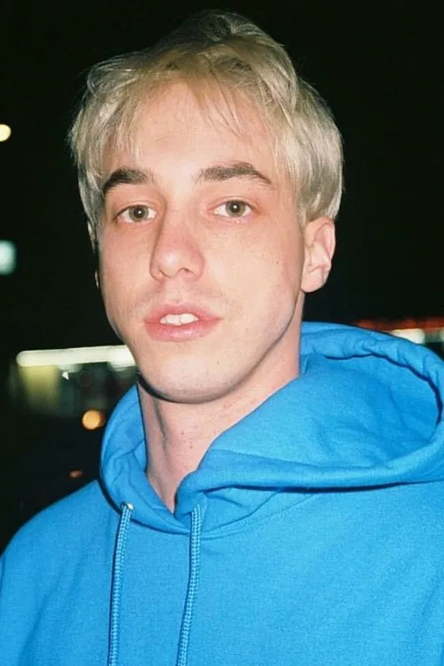 Matt Champion interpretando a Himself
