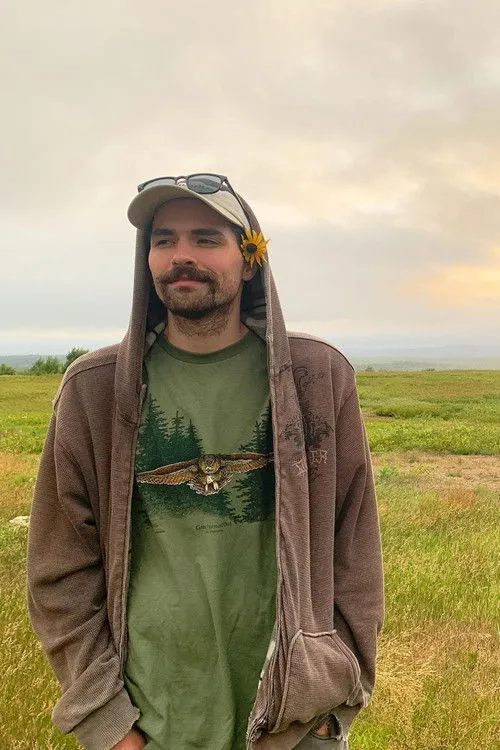 Julie Ménard ha trabajado con Matt Enos en 1 ocasiones