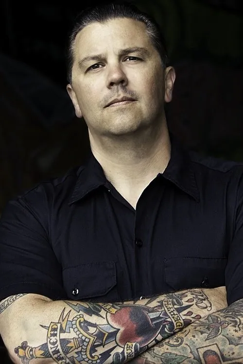 Matt Freeman interpretando a Rancid