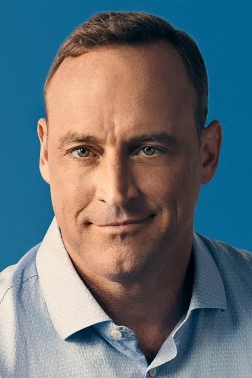 Matt Iseman interpretando a 