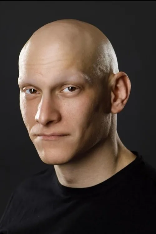 Matt Roszak interpretando a Rex