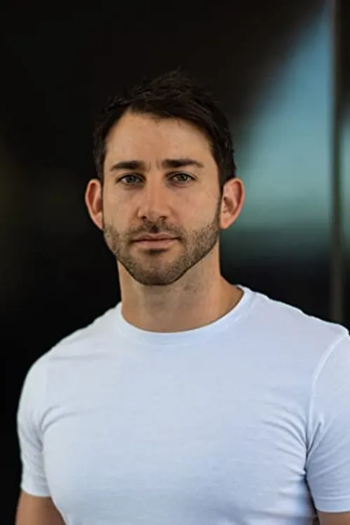 Adam Rowland ha trabajado con Matt Theo en 1 ocasiones