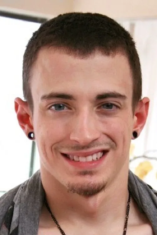 Matt Wood interpretando a (archive footage)