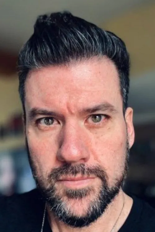 Matthew Blazi interpretando a Ken