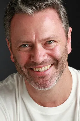 Drew Varley ha trabajado con Matthew Cutts en 1 ocasiones