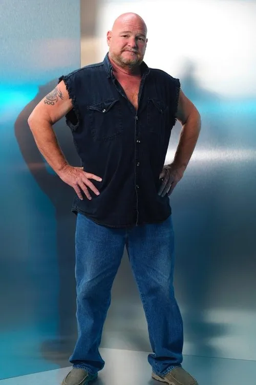 Matthew Lord interpretando a Steve Hubbell