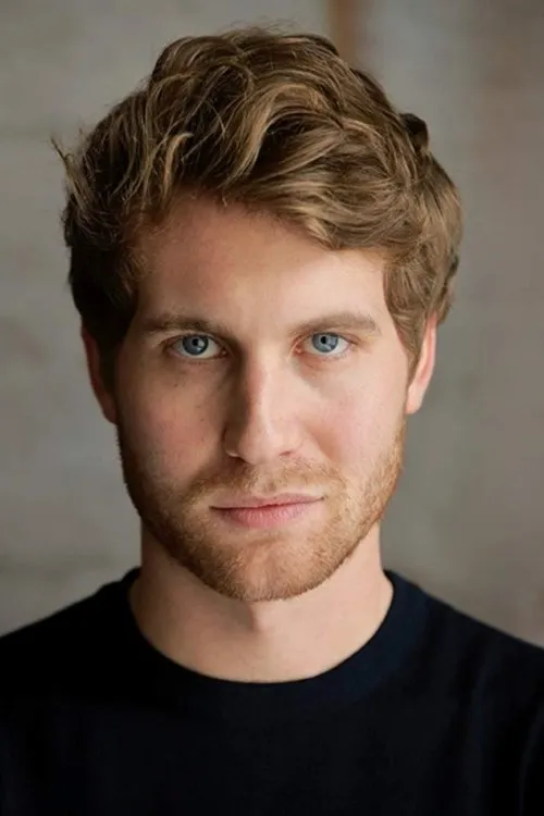 Matthew Luret interpretando a Dylan