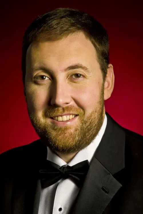 Matthew Rose interpretando a Oroveso