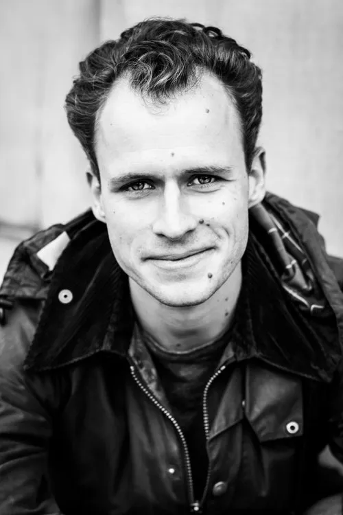 Matthieu Sys interpretando a Steven