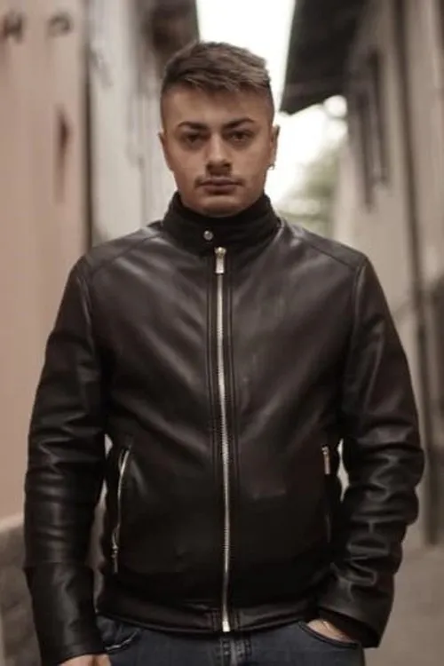 Mattia Romagnuolo interpretando a Mattia Palermo