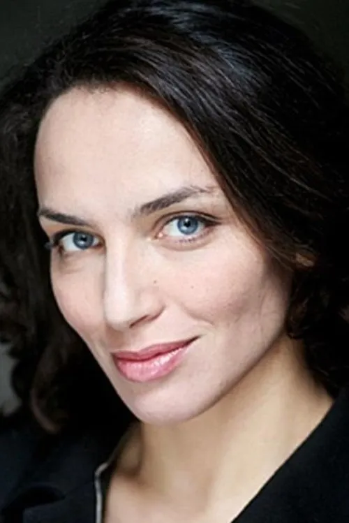 Maud Buquet interpretando a Mathilde