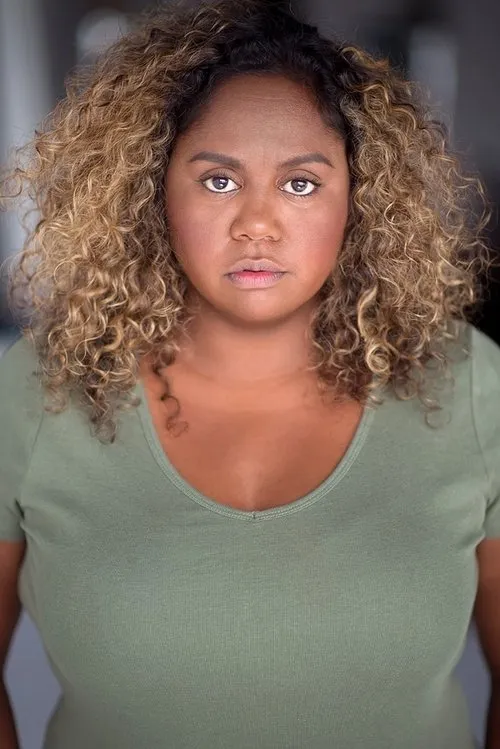 Maurial Spearim interpretando a Keira