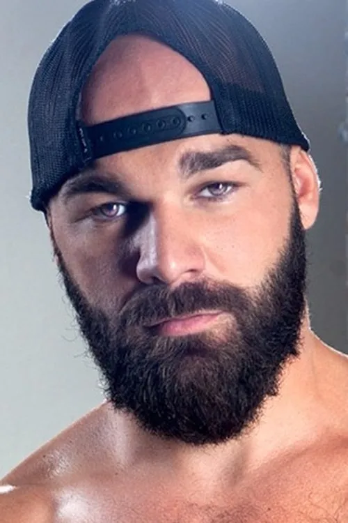 Max Duro interpretando a 