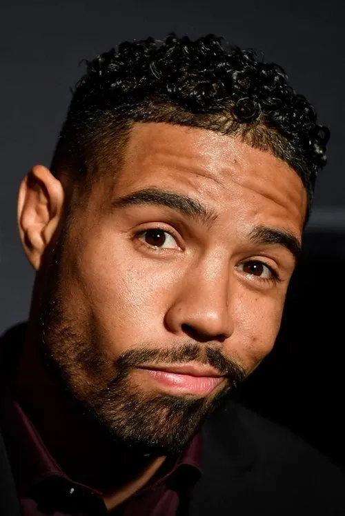 Max Griffin interpretando a Self