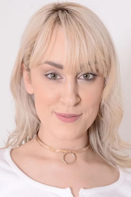 Maxim Law interpretando a 