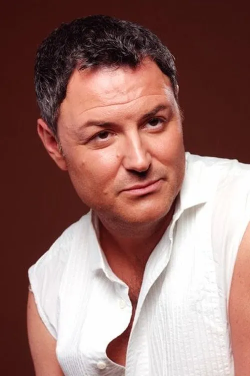 Maxim Leonidov interpretando a himself