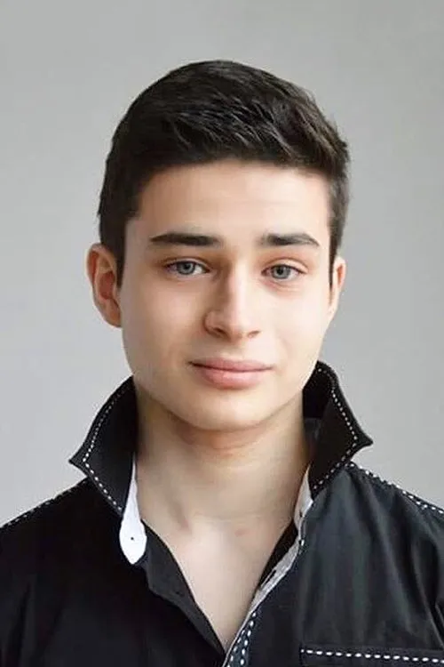 Maxime Godart interpretando a Nicolas