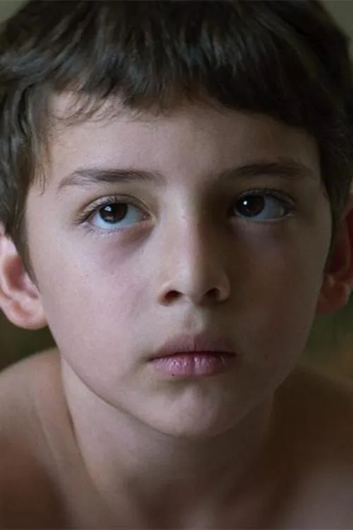 Maximiliano Nájar Márquez interpretando a Max