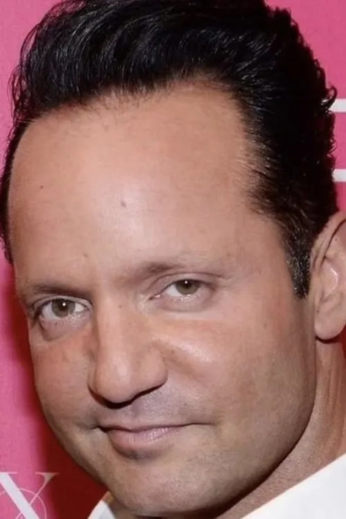 Thomas E. van Dell ha trabajado con Maximo Gianfranco Sorrentino en 2 ocasiones