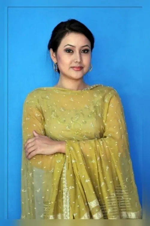 Kaiku Rajkumar ha trabajado con Maya Choudhury en 1 ocasiones