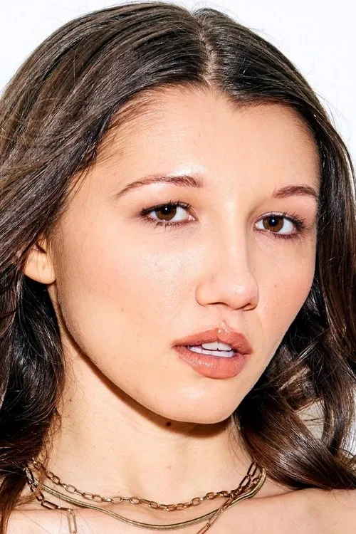 Macy Meadows ha trabajado con Maya Woulfe en 4 ocasiones