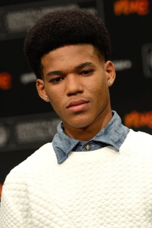 Maykol David interpretando a El Rey (as Maykol David Tortoló)