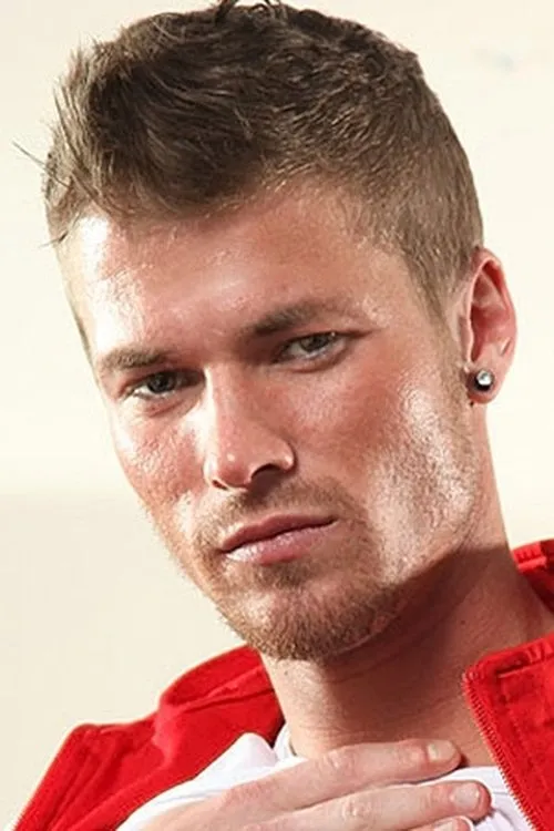 McKenzie Cross interpretando a 