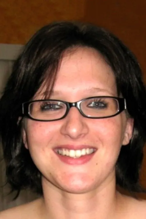 Mcsuckin interpretando a (archive footage)