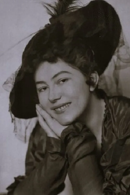 Mechthildis Thein interpretando a 