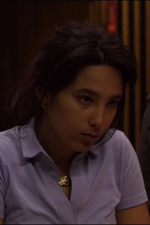 Médina Yalaoui interpretando a Sabrina