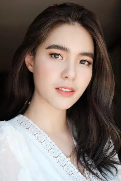 Sangkom Maunmart ha trabajado con Meentra Intira en 1 ocasiones