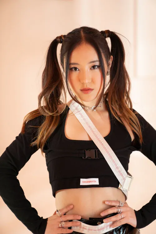 Garrett Bales ha trabajado con Megan Lee en 1 ocasiones