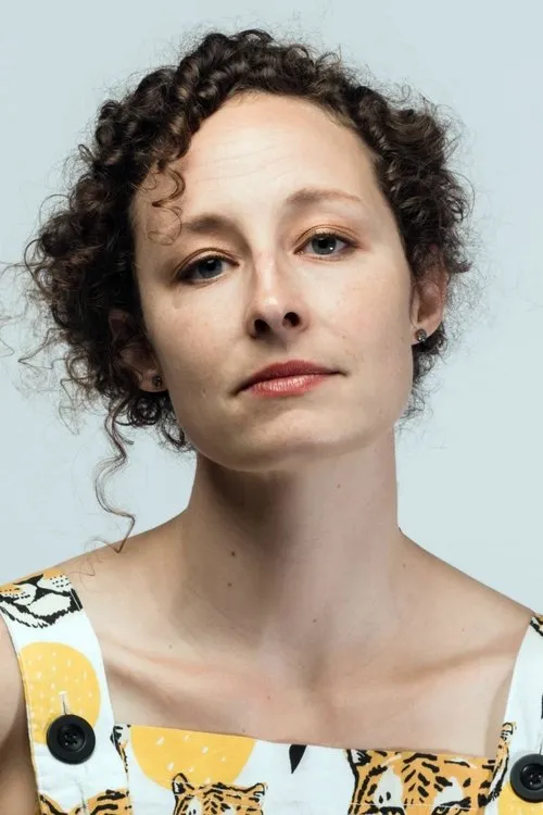 Megan Mercier interpretando a