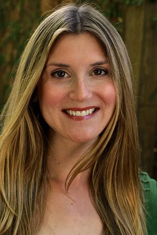 Megan Parlen — personaje: Mary-Beth Pepperton