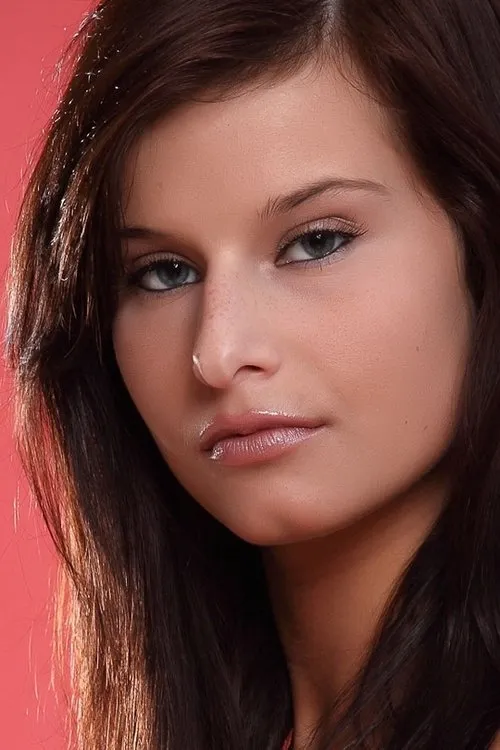 Megan interpretando a 