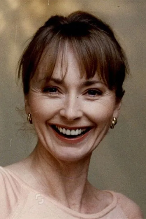 Mel Martin interpretando a Rachel Carew