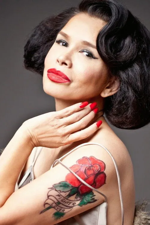 Melanie Marquez interpretando a Nanay