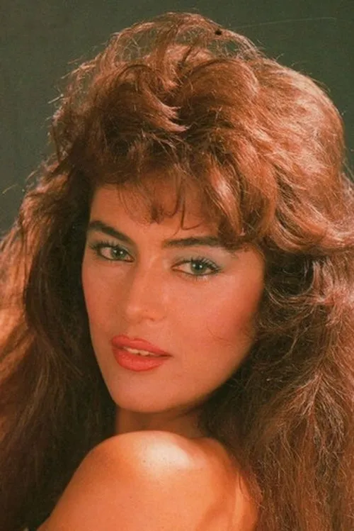 Melike Zobu interpretando a Zeynep