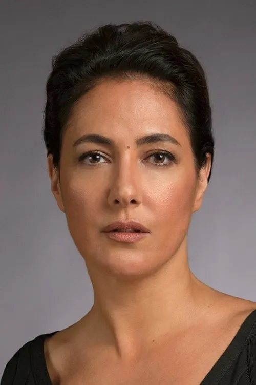 Meltem Cumbul interpretando a Selma