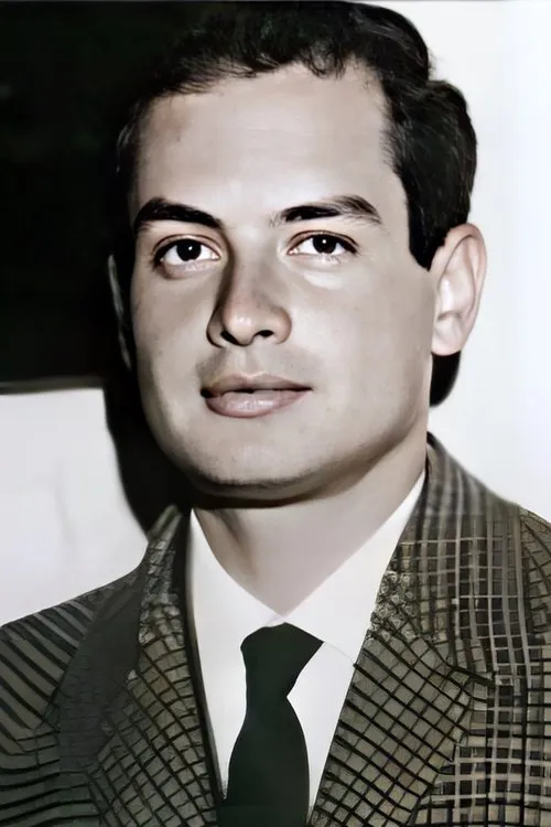 Meral Sayın interpretando a 