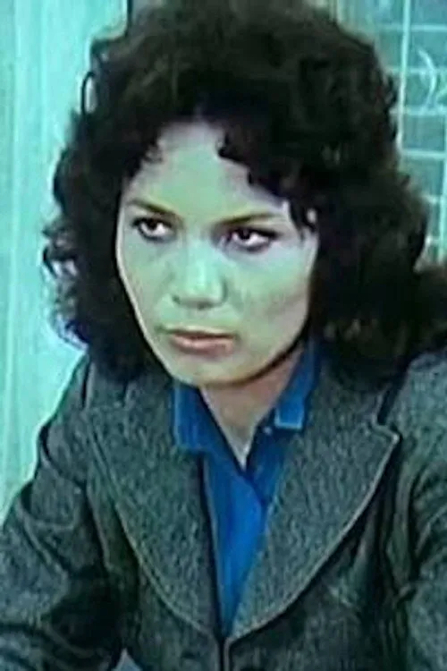 Merita Zoto interpretando a Irena