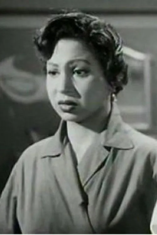 Mervat Kazem interpretando a Mukhtar's mother