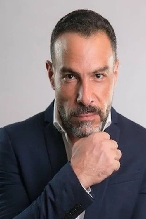 محمد خميس interpretando a 