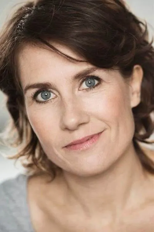 Mia Lyhne interpretando a Mia